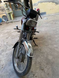 hero motorcycle ha or pindi ka number laga huwa