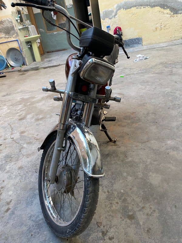 hero motorcycle ha or pindi ka number laga huwa 0