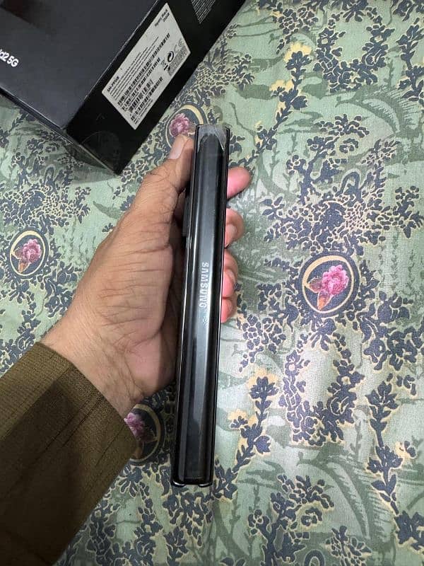 Samsung Galaxy fold 2 complete original box 9