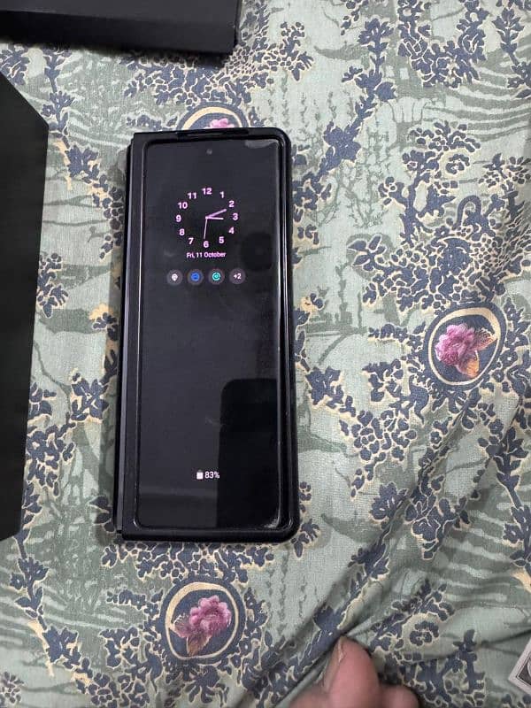 Samsung Galaxy fold 2 complete original box 12