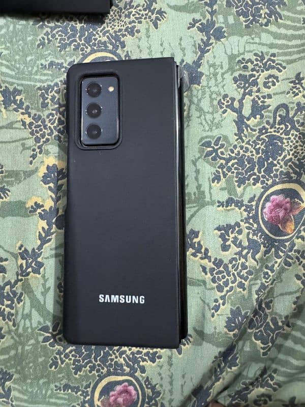 Samsung Galaxy fold 2 complete original box 13