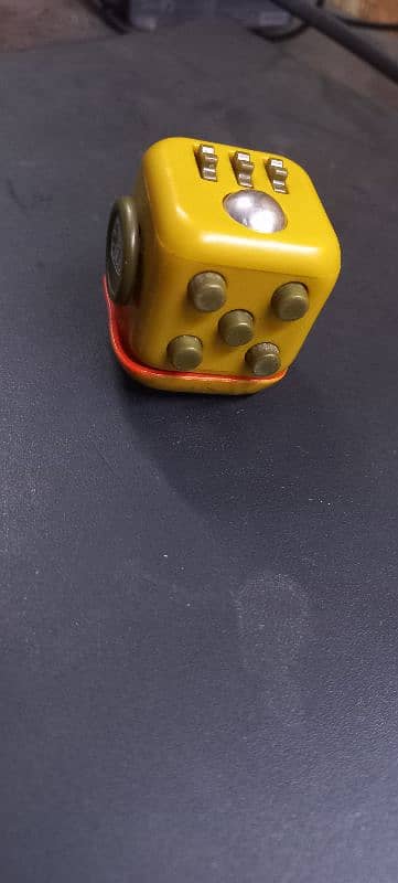 fidget cube (groot) 3