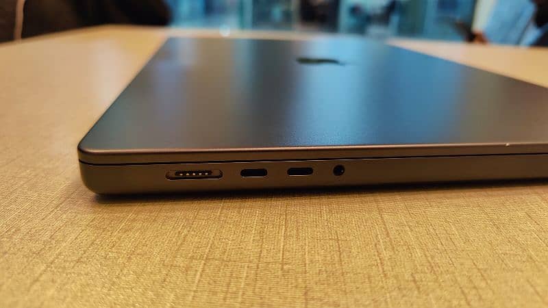 MacBook Pro M3 2023 16 inch 3