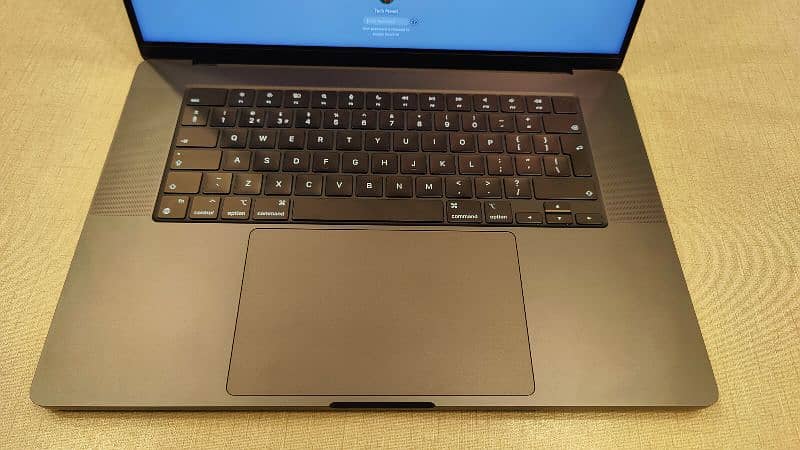 MacBook Pro M3 2023 16 inch 5