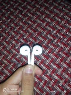 Original Apple earphones