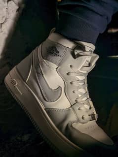 Air Jordan 1 Mid  OG WHITE AND GREY