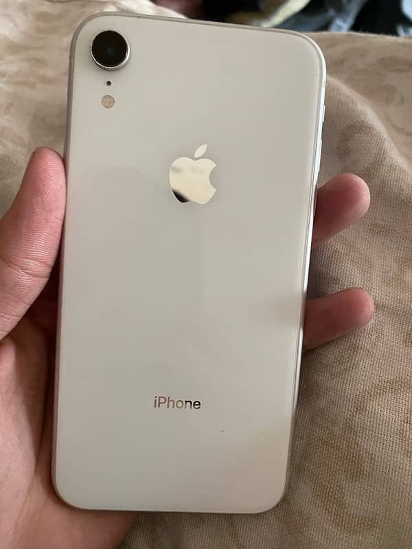 iphone xr Total geniune 80 battery health 64 gb simtime availble 1