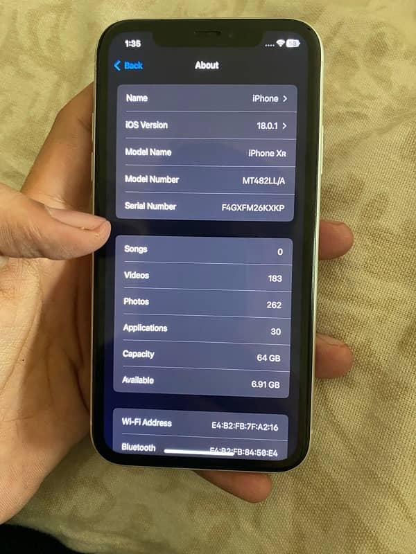 iphone xr Total geniune 80 battery health 64 gb simtime availble 2