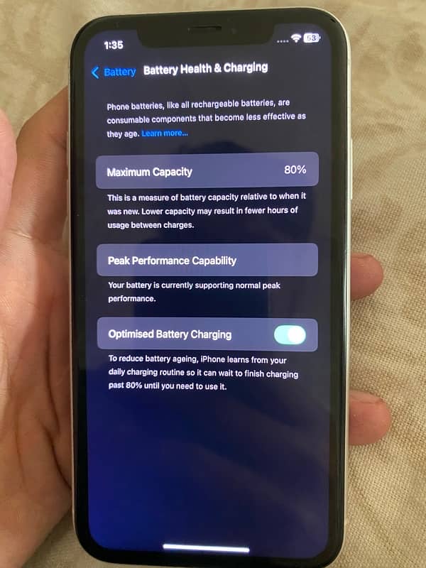 iphone xr Total geniune 80 battery health 64 gb simtime availble 3