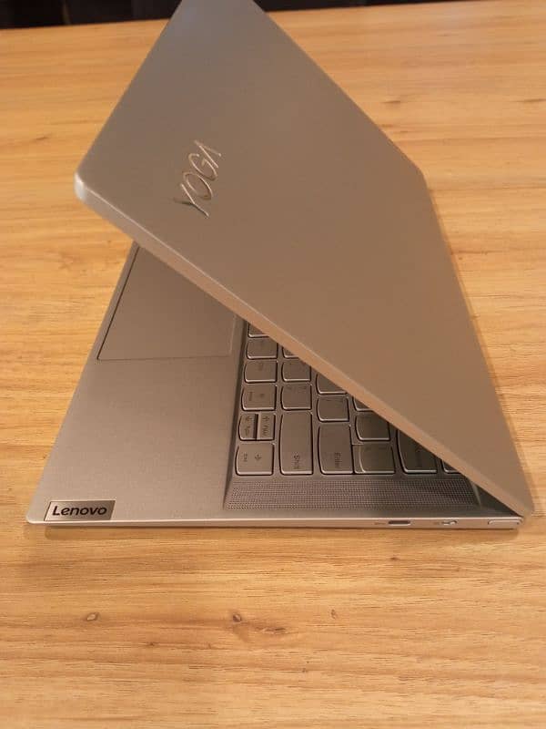 Lenovo YOGA Slim 7 Carbon Ryzen7 16/512GB NVIDIA 2GB Graphics Laptop 4