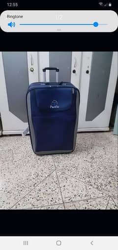 new jesa suit case hai large capacity hai