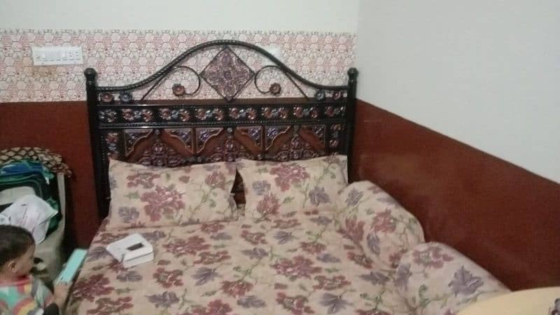 Iron bed set almari and devider 0