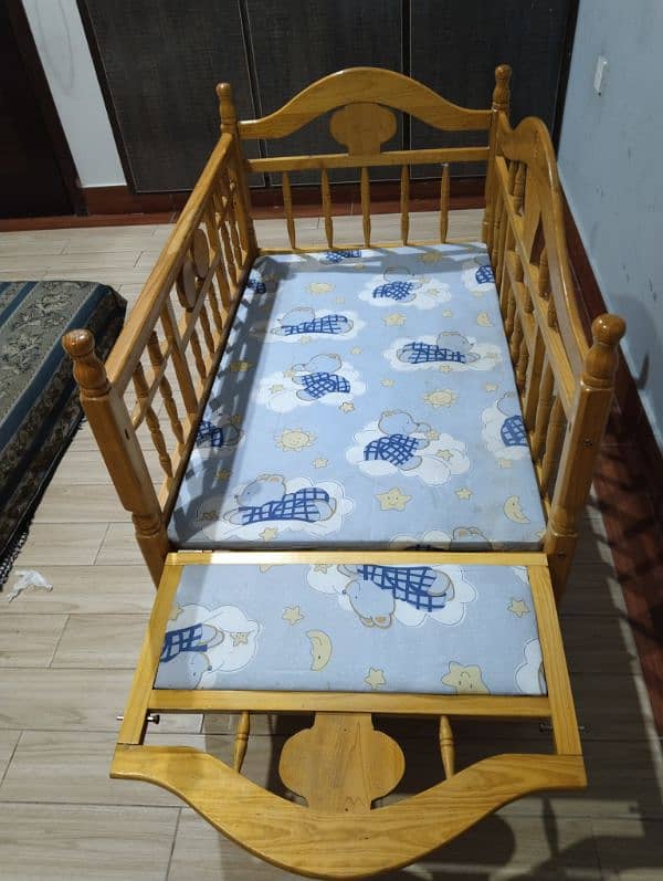 Beautiful Baby Cot 4