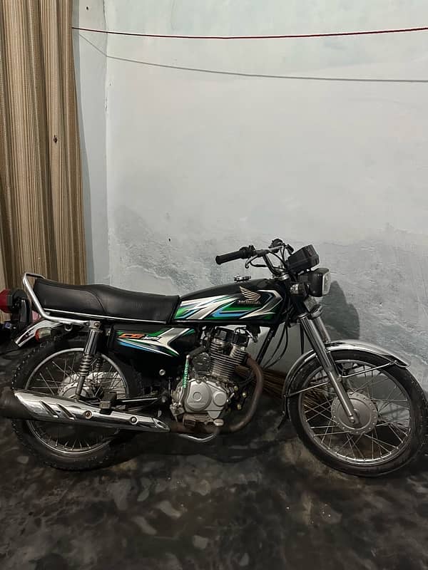 Honda cg 125 22/23 all ok number lga hoa he 4