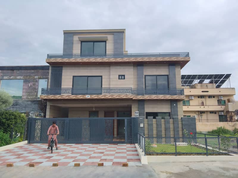 14 Marla Street Corner Brand New Luxury House available for Sale 3