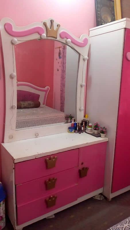 Good looking double bed with dressing table and wardrobe for sale 3