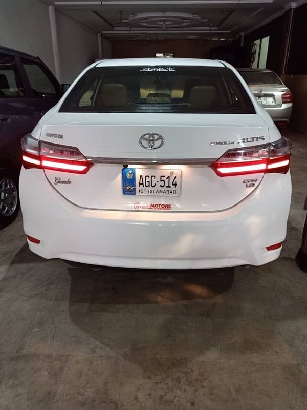 Toyota Altis Grande 2018 1