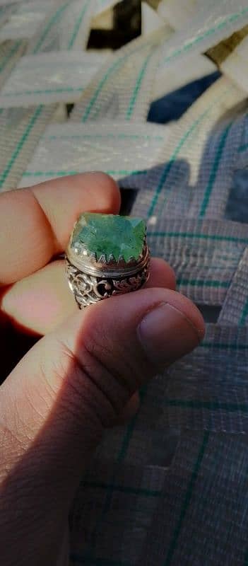 gemstone Emerald natural beautiful colour Afghanistan 8