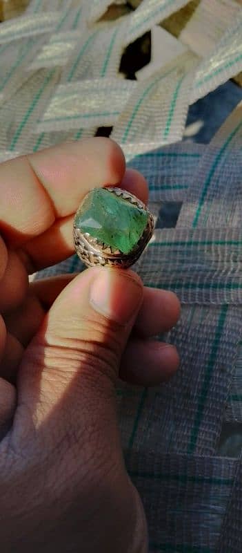 gemstone Emerald natural beautiful colour Afghanistan 10