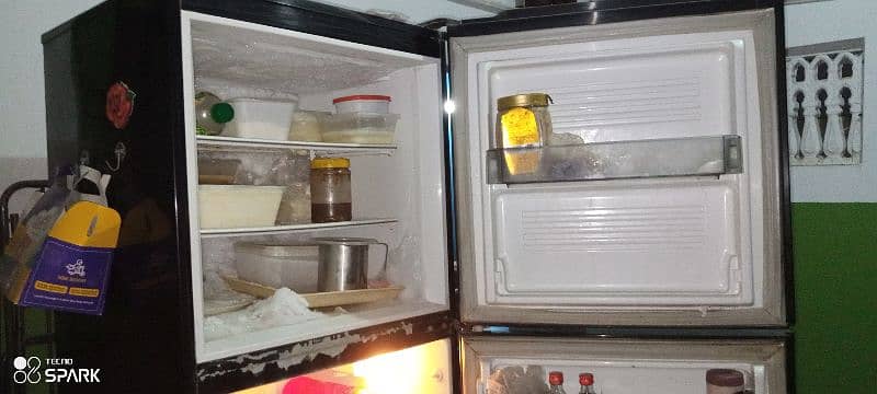 PEL fridge, Glass door, good condition 2