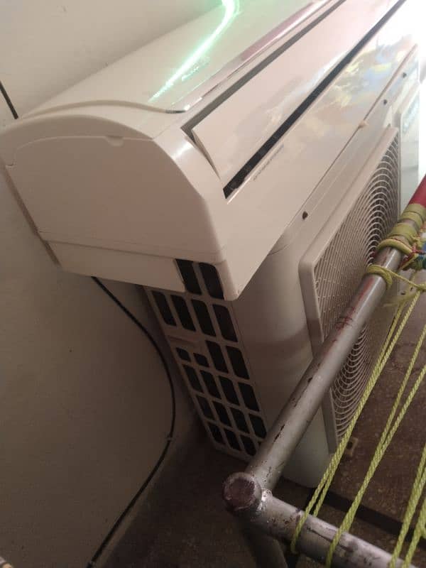 inverter ac 2 ton all geniun and working with original remote 2