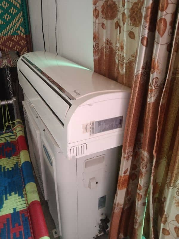 inverter ac 2 ton all geniun and working with original remote 9