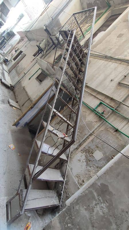 18 Foot Stairs For Sale Faisalabad 0