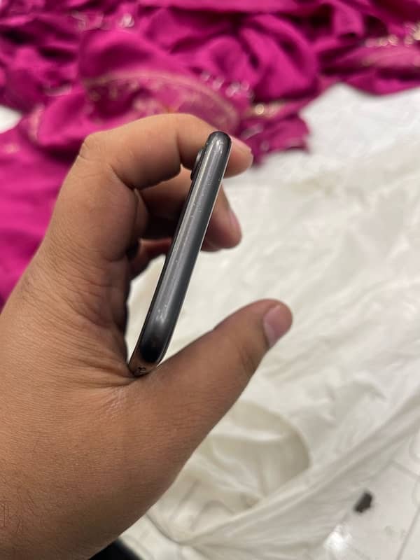 iphone 8 B. H 100% urgent sale condition 8.5/10 3