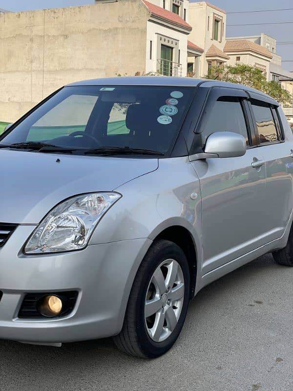 Suzuki Swift DLX 1.3 AUTOMATIC NAVIGATION 3