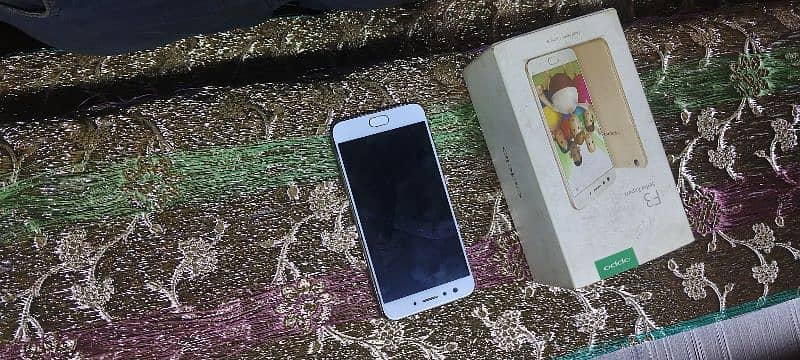 original Oppo F3 m 4+64 mobile no kit 03132213463 3