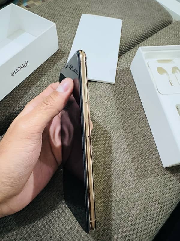 iphone Xs max 64gb PTA approved 5