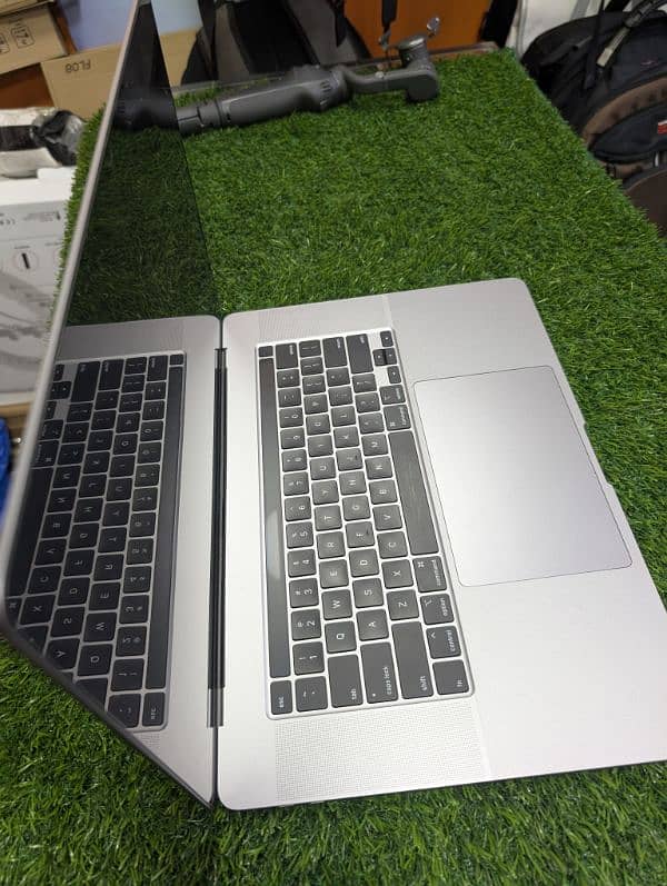 macbook pro 2019 16 inch 1