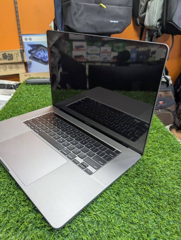 macbook pro 2019 16 inch 6