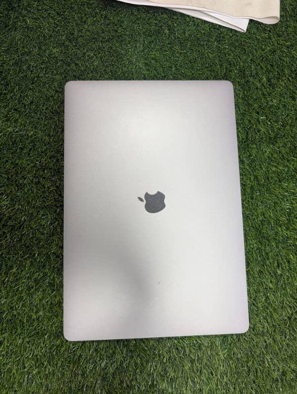 macbook pro 2019 16 inch 8