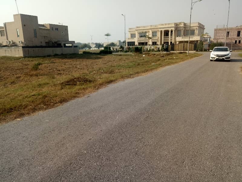 1 KANAL PLOT IN DHA PHASE 7 BLOCK U 70 FEET WIDE ROAD PLOT 0