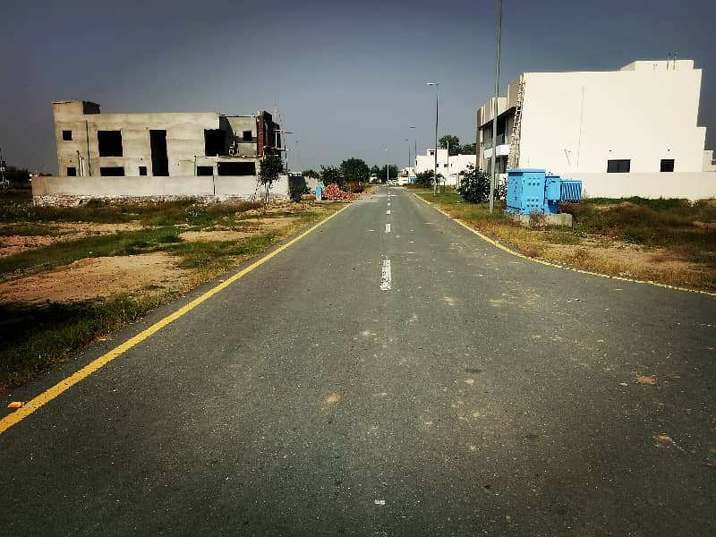 1 KANAL PLOT IN DHA PHASE 7 BLOCK U 70 FEET WIDE ROAD PLOT 3