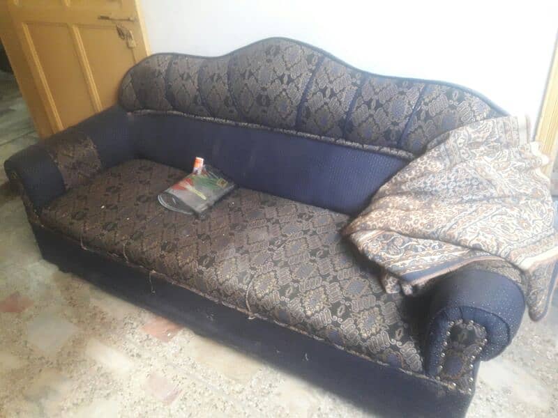 sofa set.  5 seeter 1