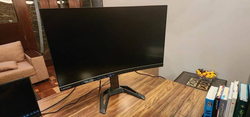 Lenovo G27c-30: 27'' Curved Gaming Monitor with 165Hz & 1ms Response 1