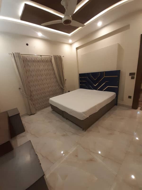 10 MARLA HOUSE FOR RENT IN BAHRIA TOWN LAHORE 24