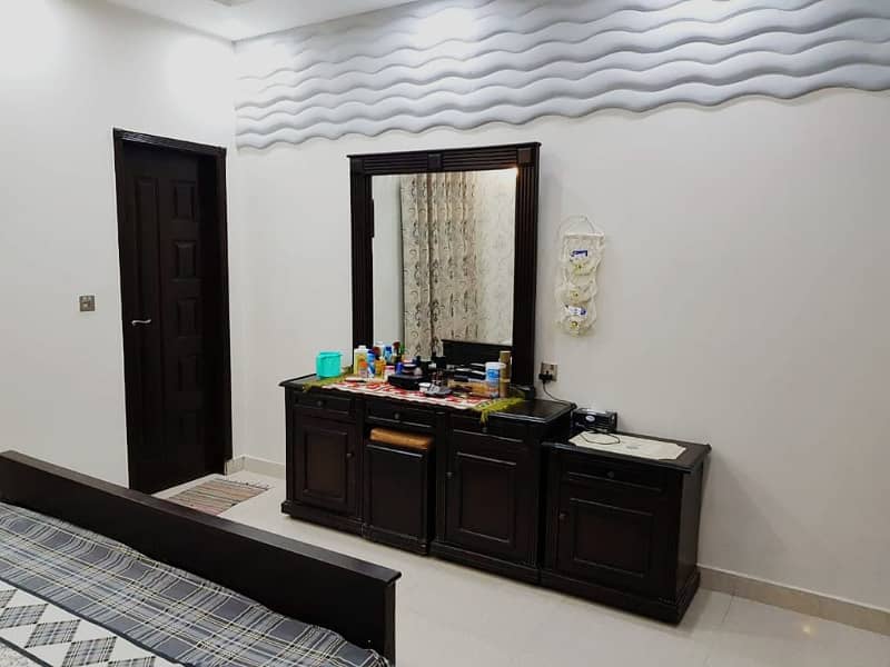 10 MARLA HOUSE FOR RENT IN BAHRIA TOWN LAHORE 11