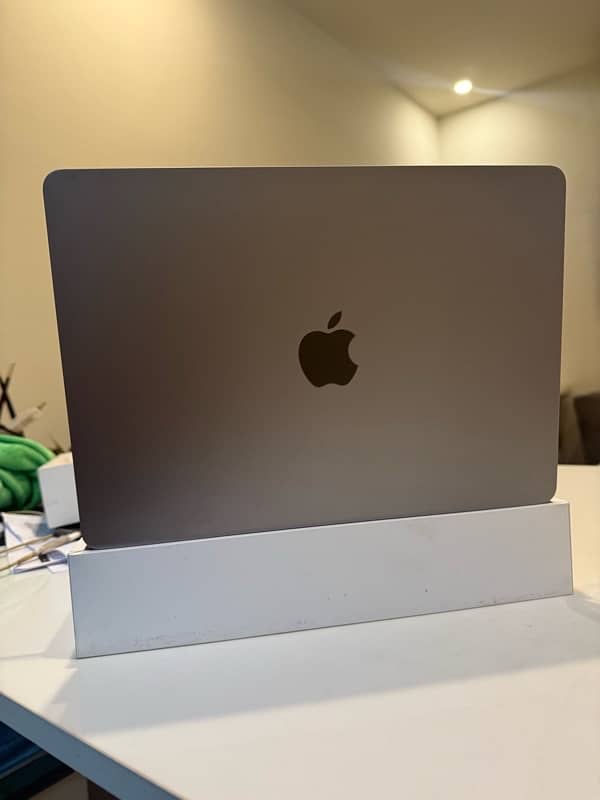 MacBook air 13.6 256/8gb 1