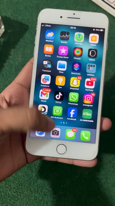 iphone 8 plus with box urgent sale 0