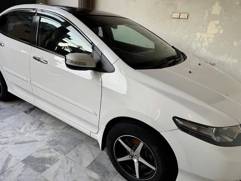 honda city aspire 1.5 2019 prosmatce model total orginal paint 19