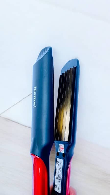 kemei Hair crimper original Product 100% best quality brand new 8