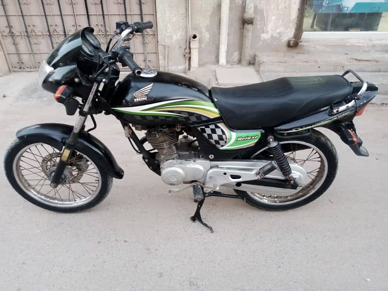 HONDA DELUXE 125CC 2015 MODEL HAYDERABAD NUMBER 1