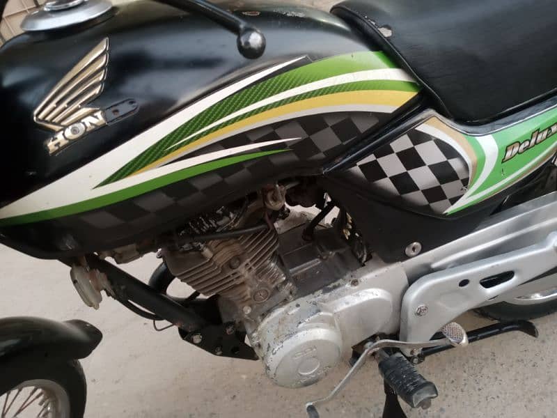 HONDA DELUXE 125CC 2015 MODEL HAYDERABAD NUMBER 12