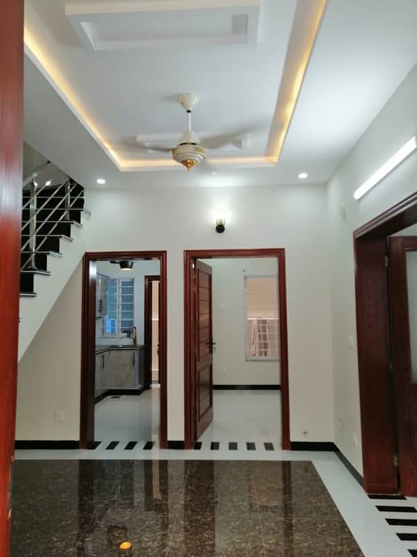 Size 25x40 Brand New Double Store Luxury House For Sale IN G-13 Income Rent 1.10 k 5