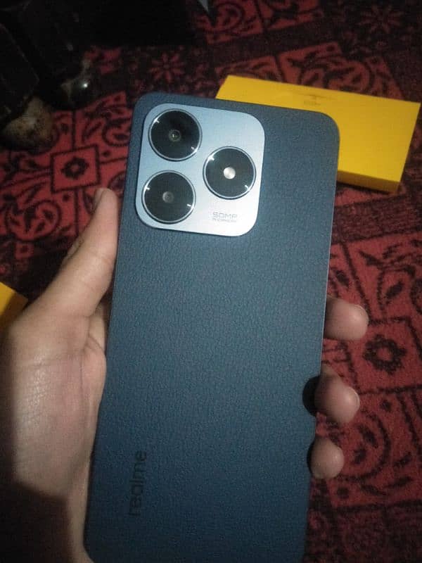 Realme C63 6+4/128    price fixe 3