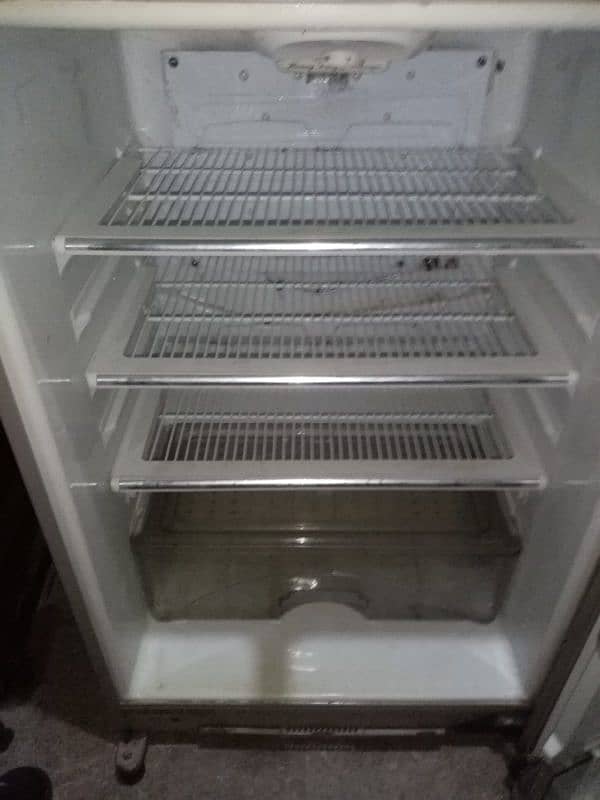 used fridge dawlance 5