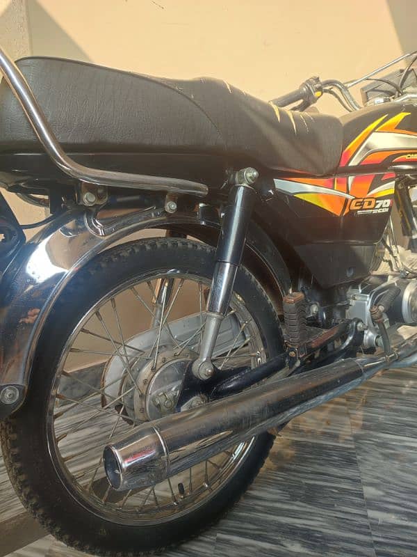 Honda CD 70 Black 4